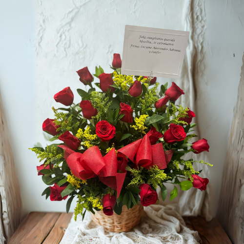 ✨ Arreglo Floral Escarlata 🌹❤️ – Belleza que Enamora