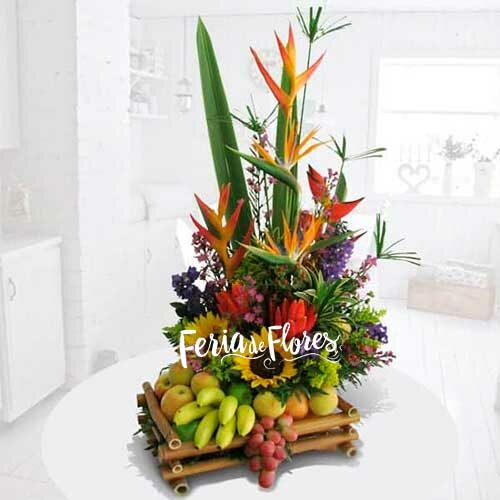 Arreglo Floral Con Frutas Bahamas