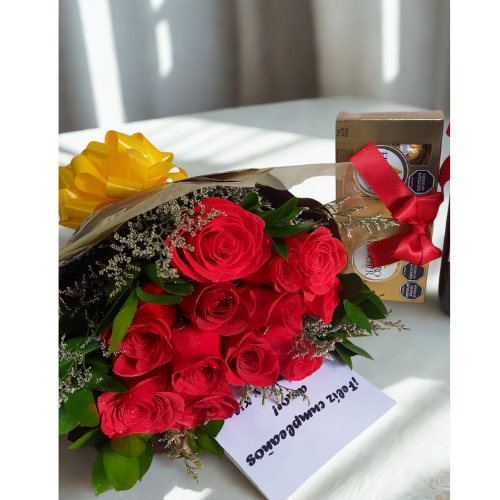 Bouquet de Rosas y Chocolates 🌹🍫✨